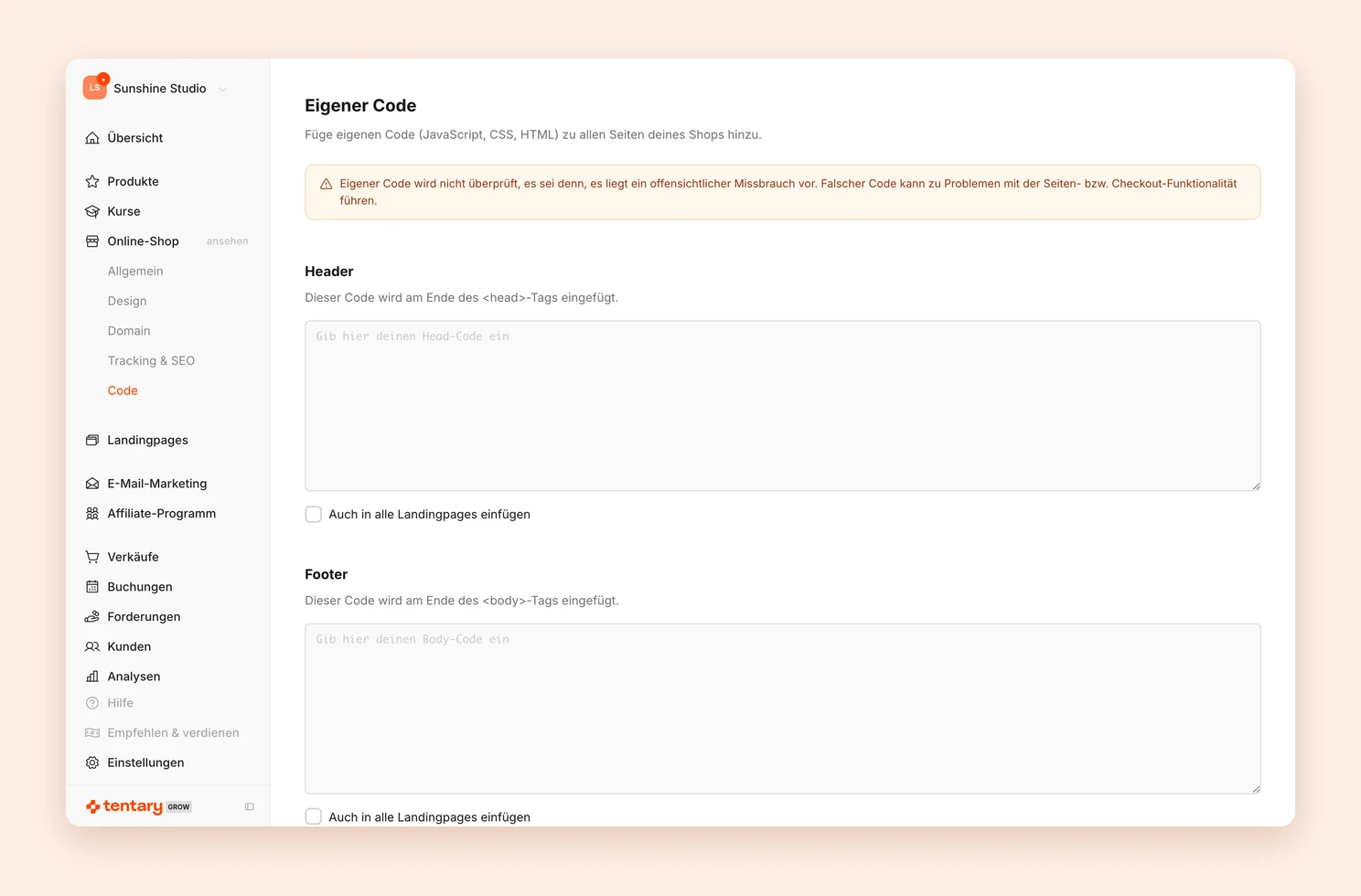 Die Seite Eigener Code mit den Feldern Header und Footer sowie der Option, den Code auch in alle Landingpages einzufügen
